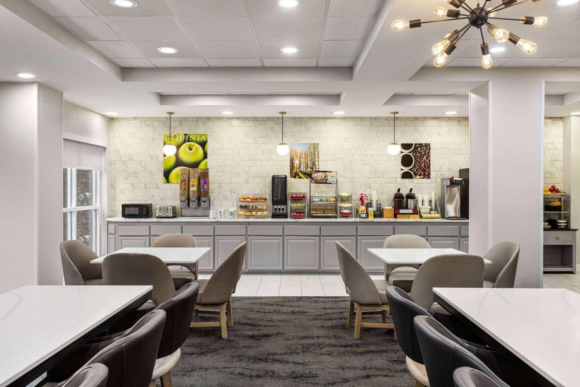 La Quinta By Wyndham Mt. Laurel - Philadelphia Hotel Mount Laurel Exterior foto